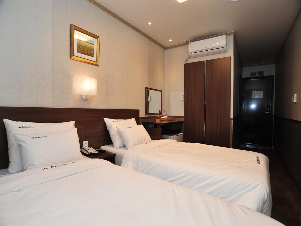 Global Inn Seoul Dongdaemun City Days Inn Quarto foto